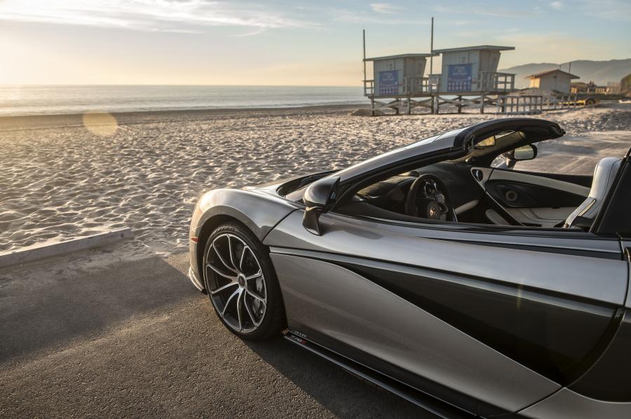 Детали экстерьера McLaren 570S Spider 2017 года  (NA) (фото 27 из 42)